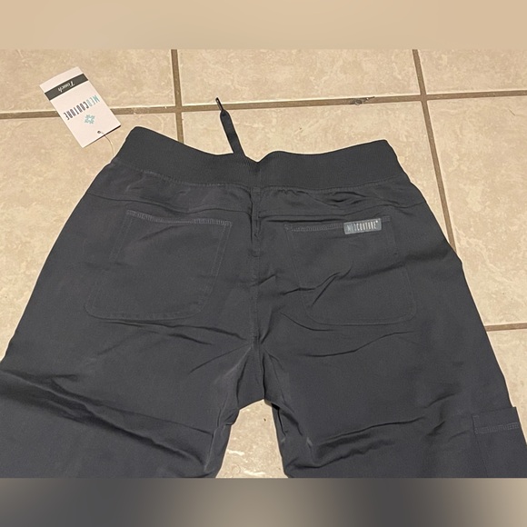 NWT Med Couture Charcoal Grey Cargo Jogger Pants Size XS - Picture 6 of 9